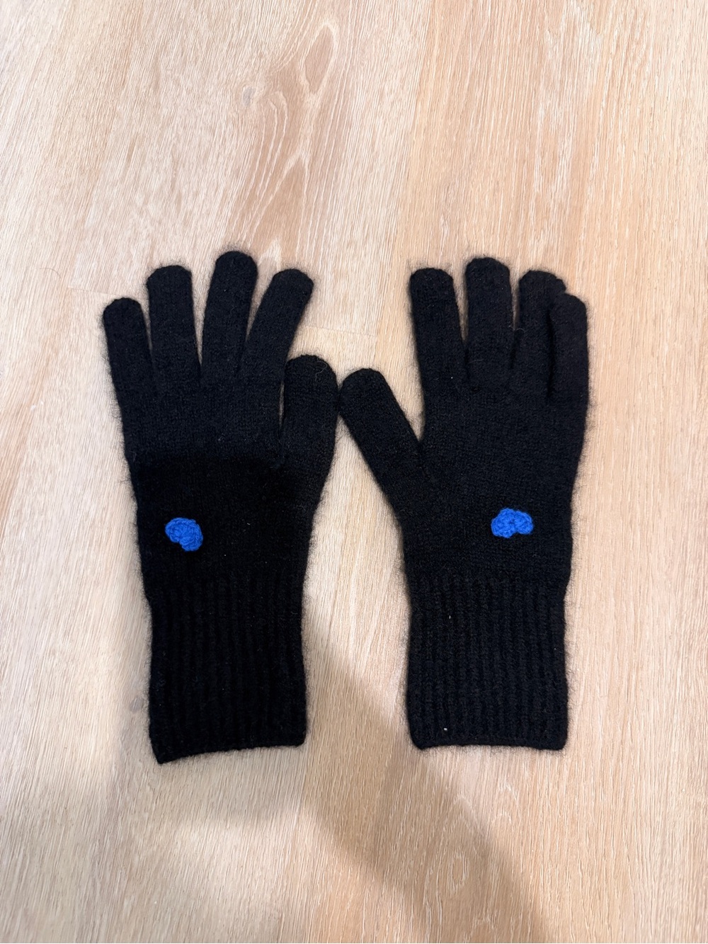 Hansel from Basel Cashmere Heart Gloves